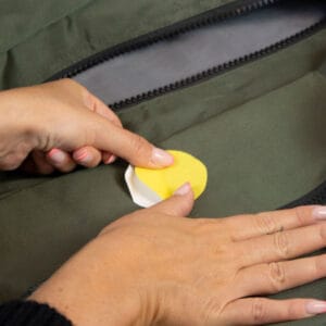 Korjauspaikat nopeaan ja helppoon paikkaamiseen - Itseliimautuva