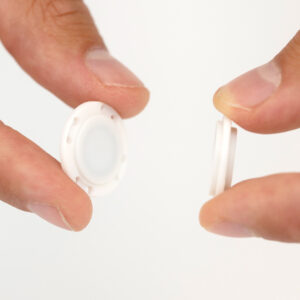 Kiinni ommeltavat magneettinapit