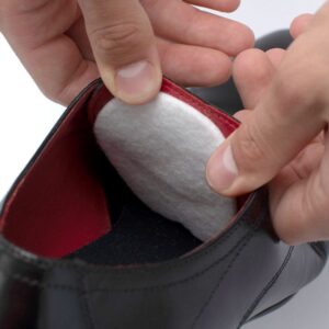 Kengänkielen pehmuste – Hölskyviin kenkiin