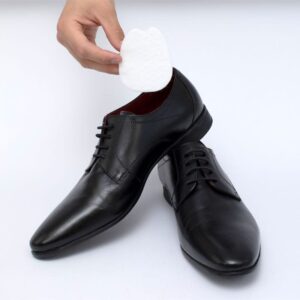 Alternative view of Kengänkielen pehmuste – Hölskyviin kenkiin